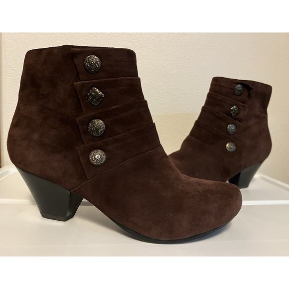 Dansko Baker Boots Women’s Size 7 Brown Suede Ankle Casual Booties Comfort EU 37 - Picture 1 of 9